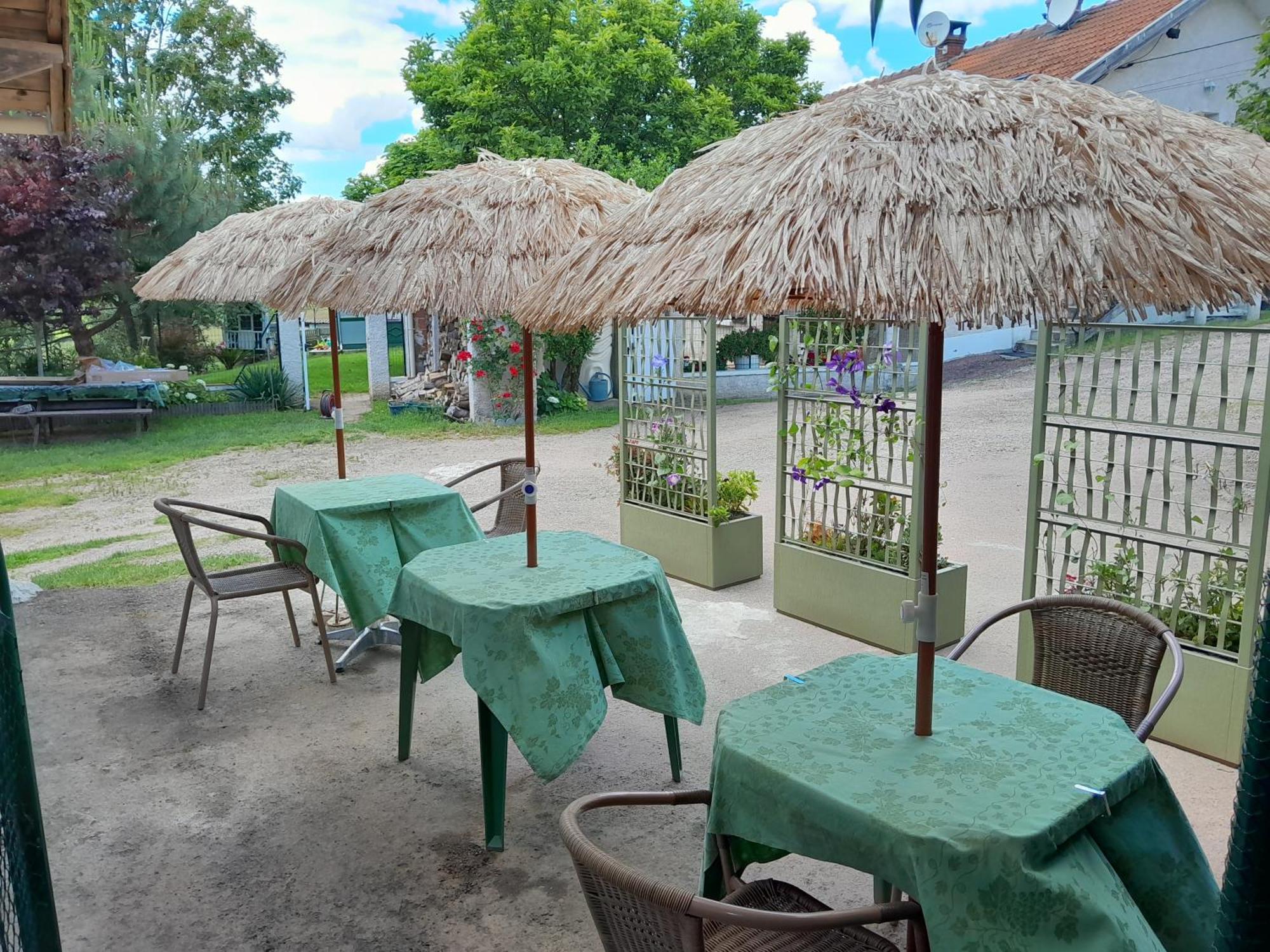 Chambres D Hotes Au P'Tit Bonheur Campagnard Jarnosse Luaran gambar